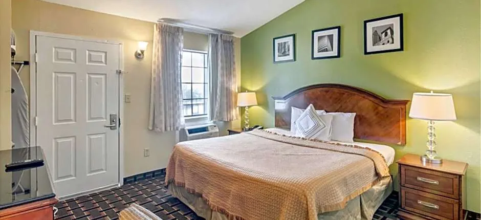 Savannah Garden Hotel