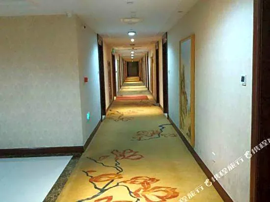 Vienna International Hotel (Weihai Rongcheng High-speed Railway Station)