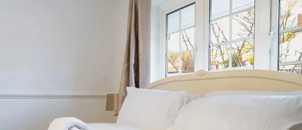 4-bed Home in Purley Near Gatwick Airport London