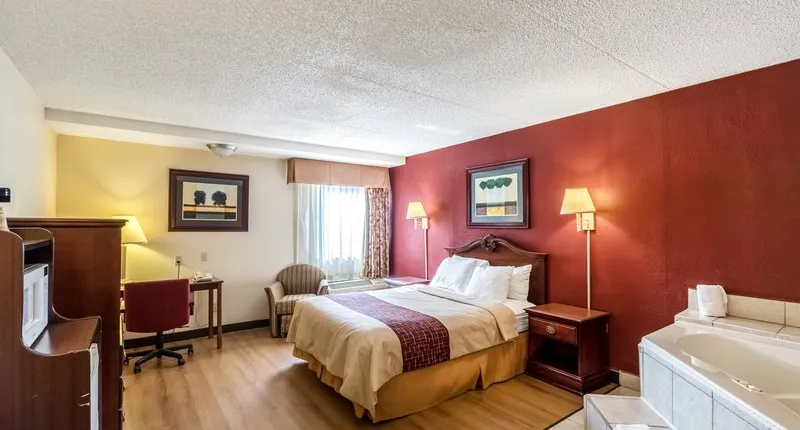 Red Roof Inn & Suites Terre Haute