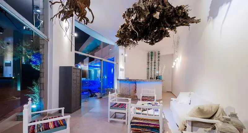 Kouros Home