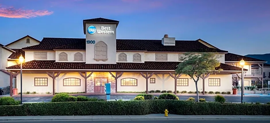 Best Western Corona Hotel & Suites
