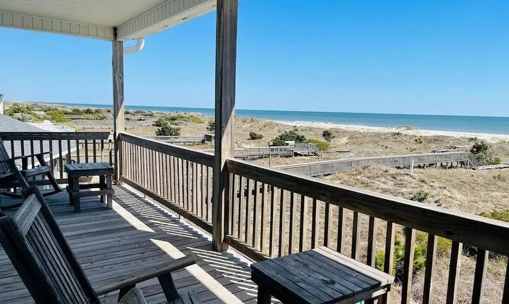 Avalon East 5 Bedroom Home by RedAwning