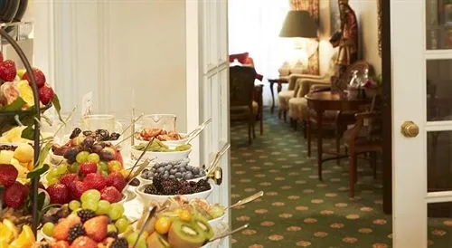 Admiral Hotel