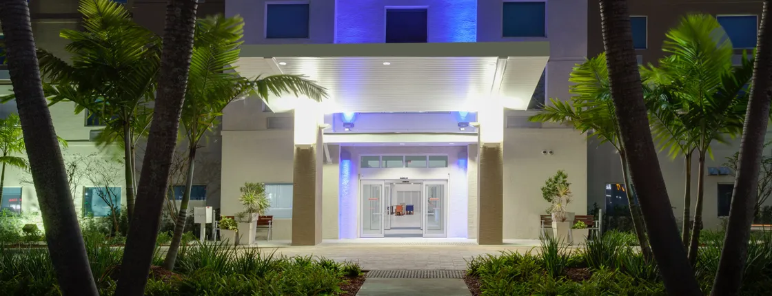 Holiday Inn Exp Airport Cruise