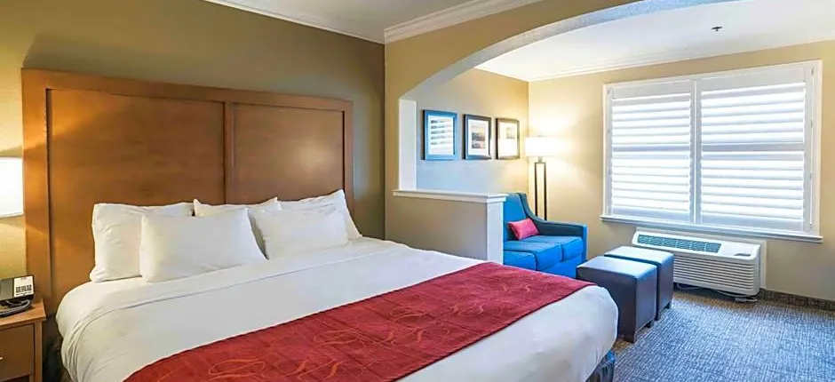 Comfort Suites Fresno River Park