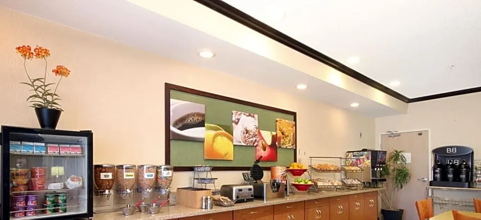 Baymont by Wyndham Coon Rapids