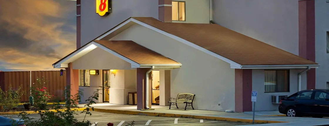 Super 8 by Wyndham Waynesboro