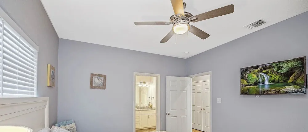 La Sirena - Overlooking Nature Preserve