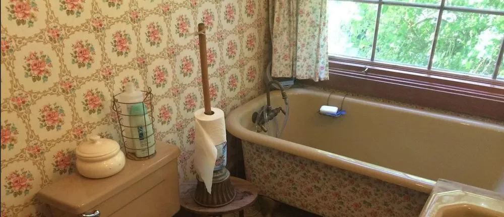 Hollyhock Country House