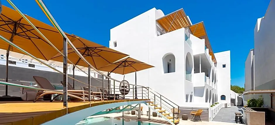 Deluxe Suites Santorini
