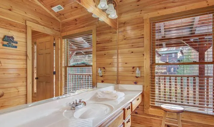 Family Ties Lodge by Jackson Mountain Rentals