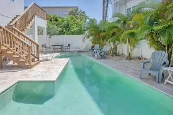 Luxury Pool Home Golf Cart, Madeira Beach