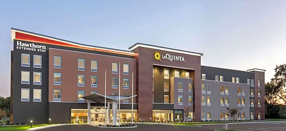La Quinta Inn & Suites by Wyndham Mount Laurel Moorestown