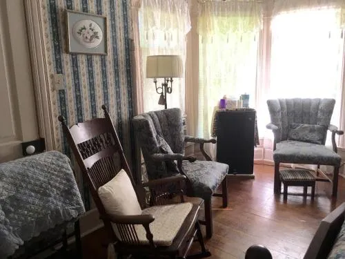 Sunnyside Inn Bed and Breakfast