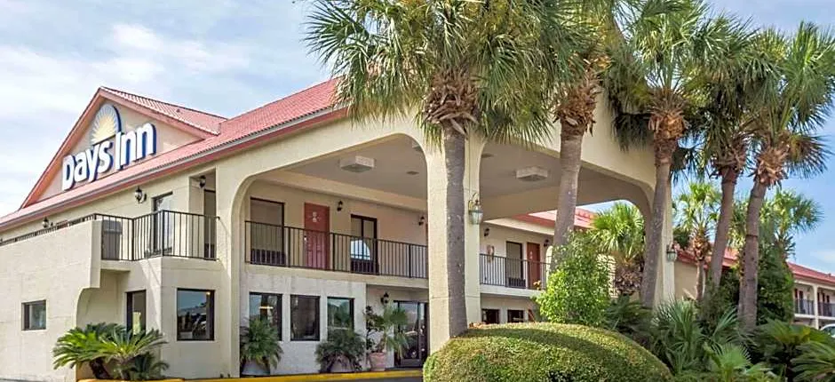Days Inn by Wyndham Destin