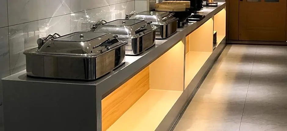 Hanting Hotel Shanghai Jiading Waigang Industrial and Commercial School