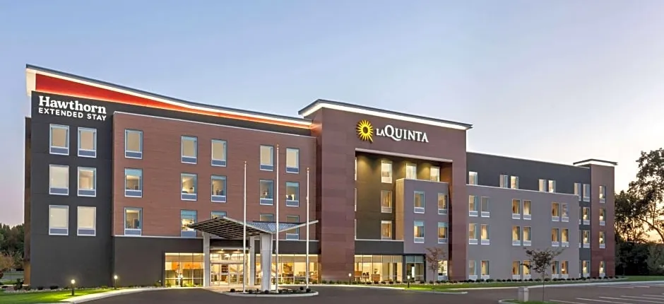 La Quinta Inn & Suites by Wyndham Mount Laurel Moorestown