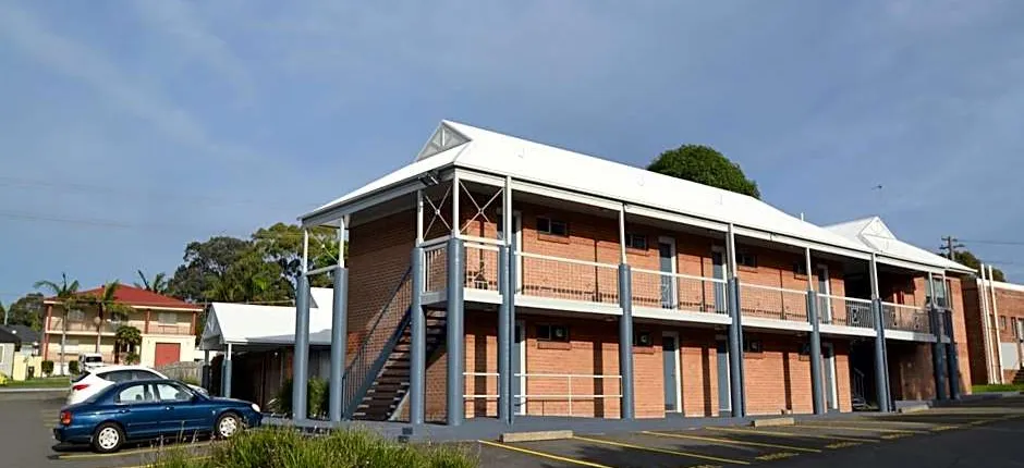 The Oaks Hotel Motel