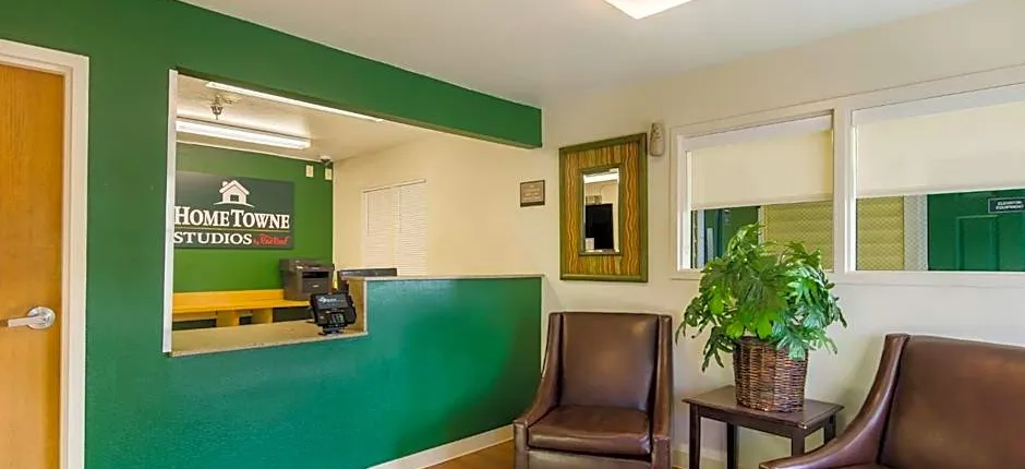 HomeTowne Studios Denver - Glendale/ Cherry Creek