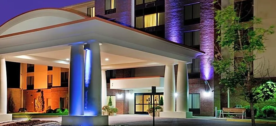 Holiday Inn Express & Suites Chesapeake By IHG