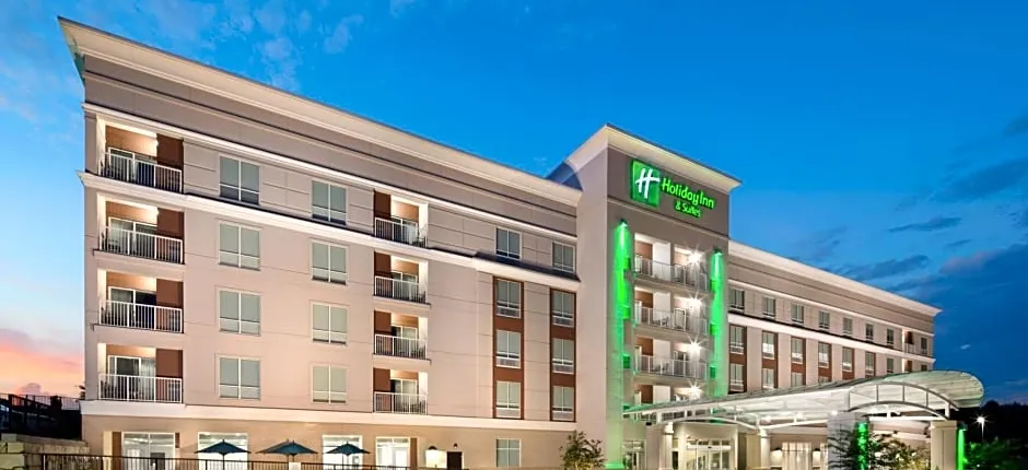 Holiday Inn & Suites Arden-Asheville Airport