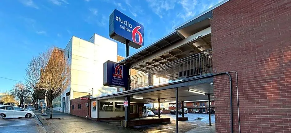 Studio 6 Suites Vancouver WA Waterfront