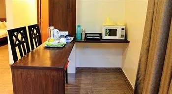 Compact Maple Leaf E-City