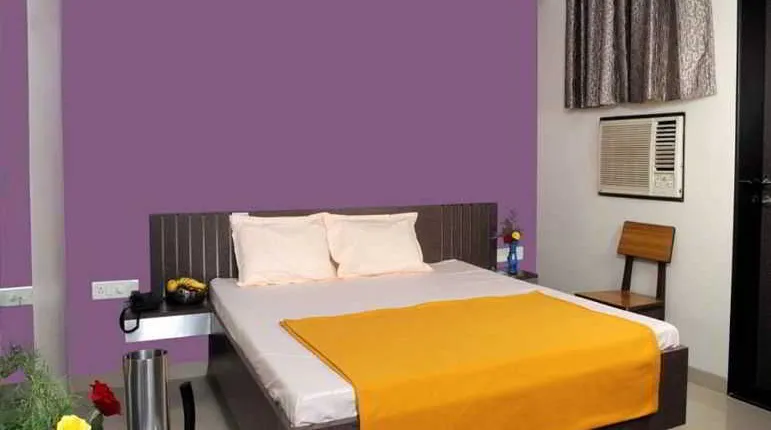Pals Hotel, Mumbai