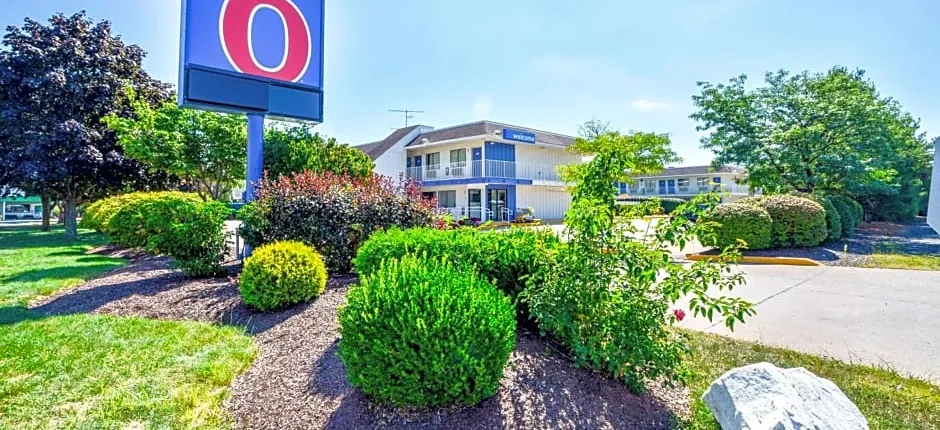Motel 6-Windsor Locks, CT - Hartford