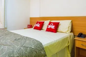 ZEN Rooms Manuel de Paiva