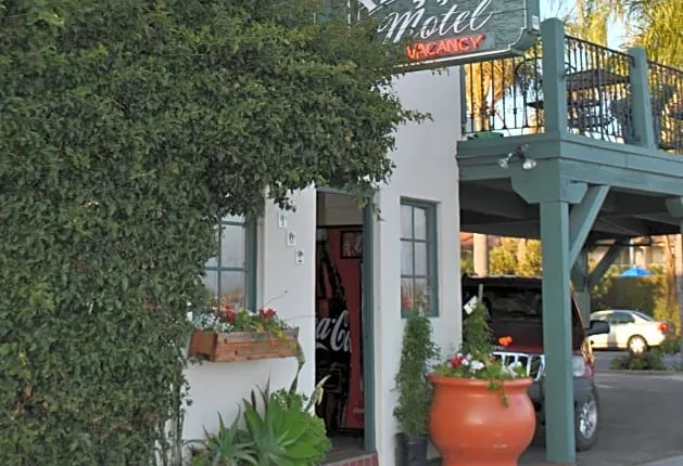 Ala Mar by the Sea