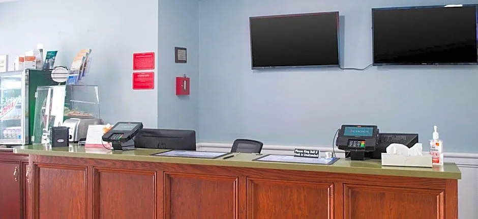 Econo Lodge Inn & Suites Sandusky South