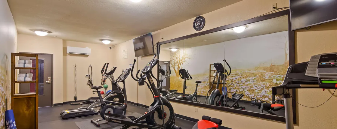 BEST WESTERN PLUS LEE'S SUMMIT HOTEL & SUITES