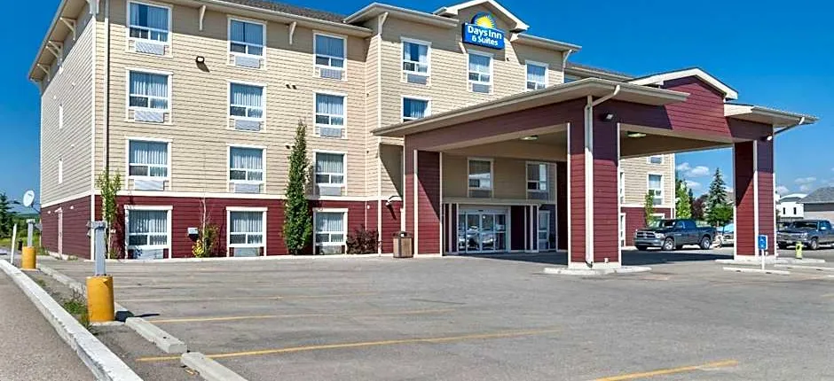 Days Inn & Suites by Wyndham Cochrane