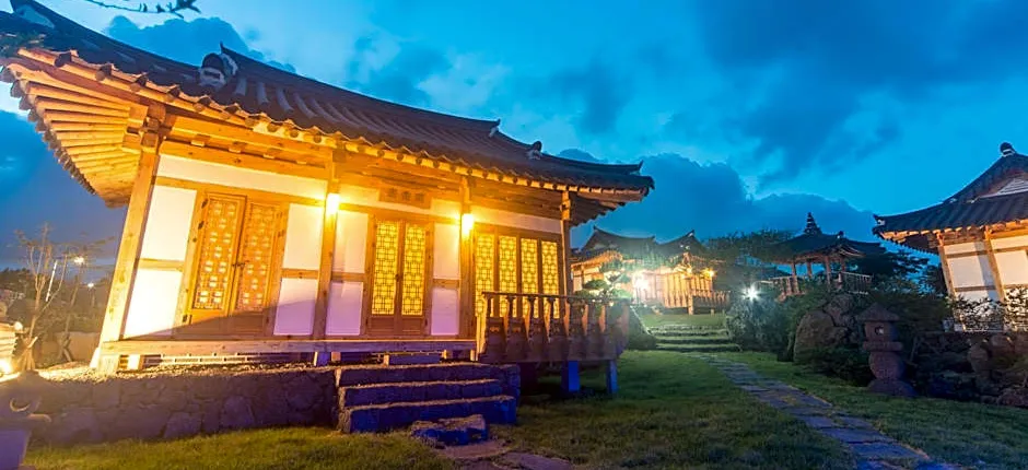 Canopus Resort Pension