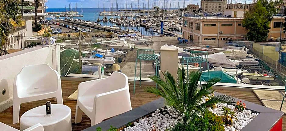 Regina Margherita - Bed and Breakfast & Rooftop Lounge Bar