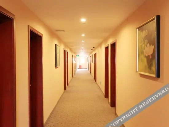 Hanting Seasons Hotel