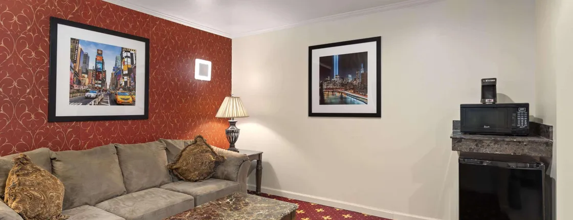 TRAVELODGE MANHASSET