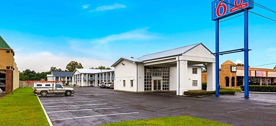 Motel 6 Alexandria - South