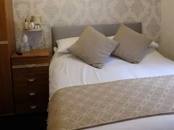 Thorncliffe Hotel