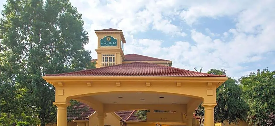 La Quinta Inn & Suites by Wyndham Charlotte Airport South