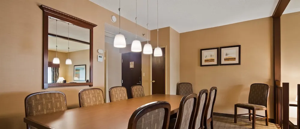 BEST WESTERN LAMPLIGHTER INN C