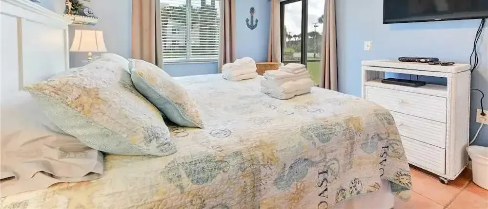 Ocean Village Club N14