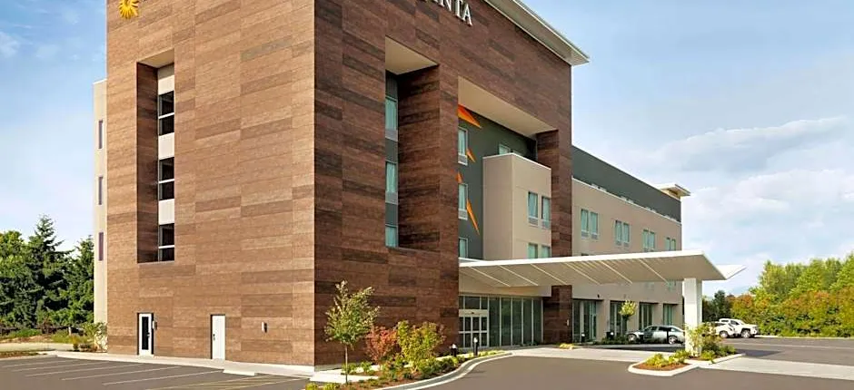 La Quinta Inn & Suites by Wyndham Burlington