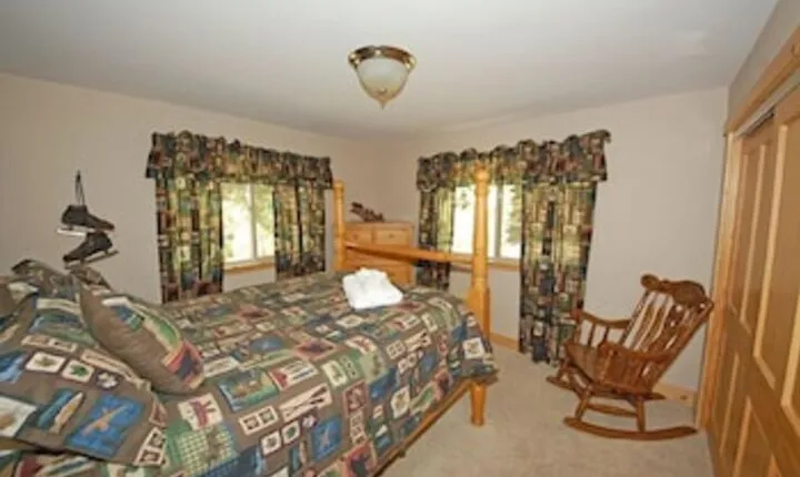 1621 Ponca 4 Bedroom Home by RedAwning