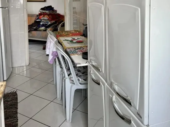 Apto Jóia 2 Dormitórios 200 Metros Da Praia