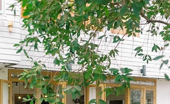 Sherva101 Home and Hostel