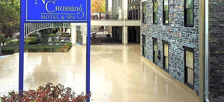 Niagara Crossing Hotel and Spa