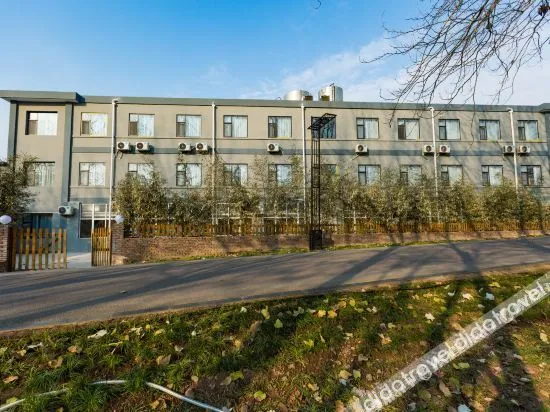 Shankee Hotel (Linfen High-Speed Railway Station Luogu Bridge)